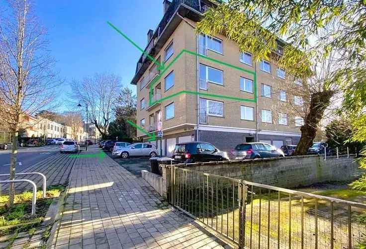 Appartement Te Koop Ukkel Vorst - Lichtrijk met Balkon en Kelder