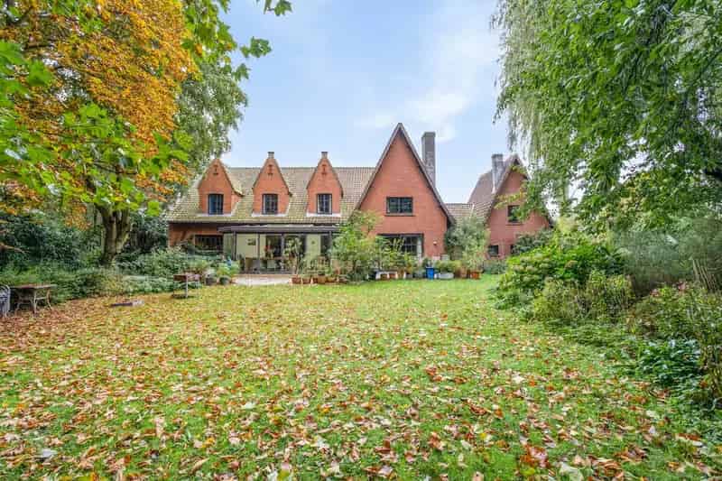 Villa te koop Drongen 5 slaapkamers grote bureauruimte