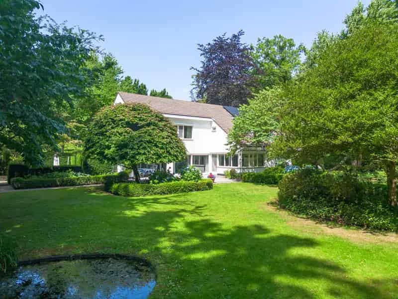 Ruime Villa te Kapellen - Instapklaar - 4 slaapkamers - Grote Tuin