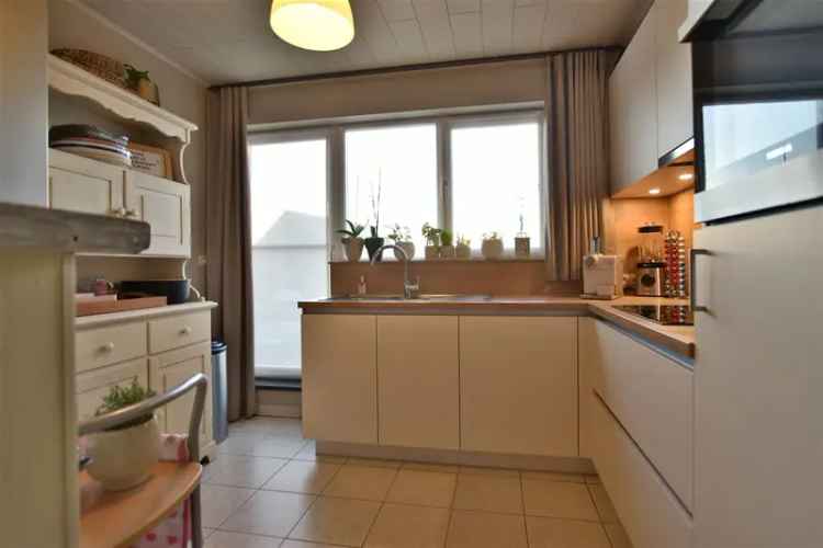 Te koop duplex appartement in Hamme met mooie eigendom