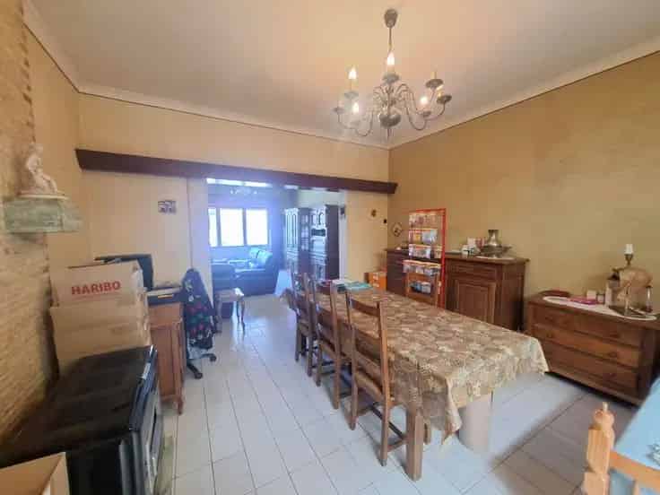 Grote Huis Te Koop in Jumet