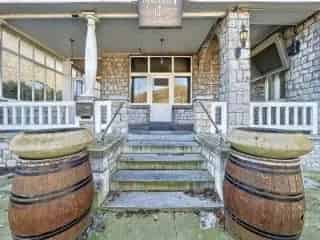 Handelspand te Huur Anseremme Horecazaak Appartement