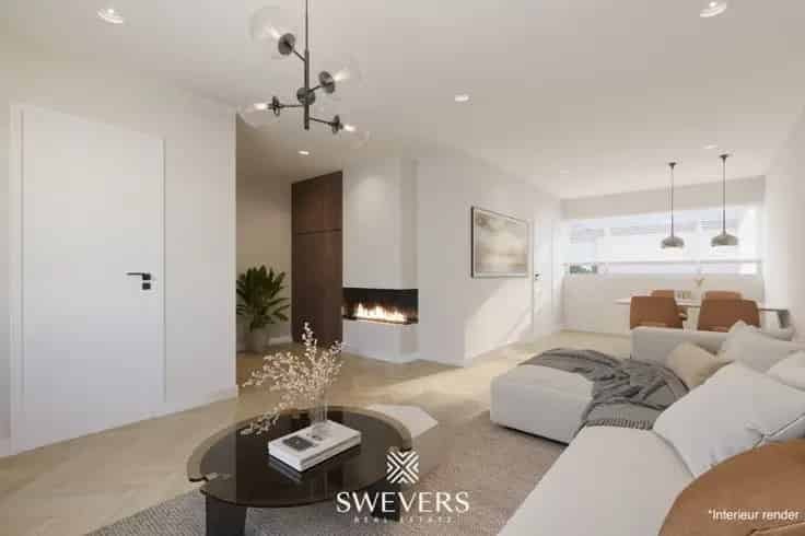 Huis Te Koop Paal: 3 slaapkamers, 2 garages, renovatieproject