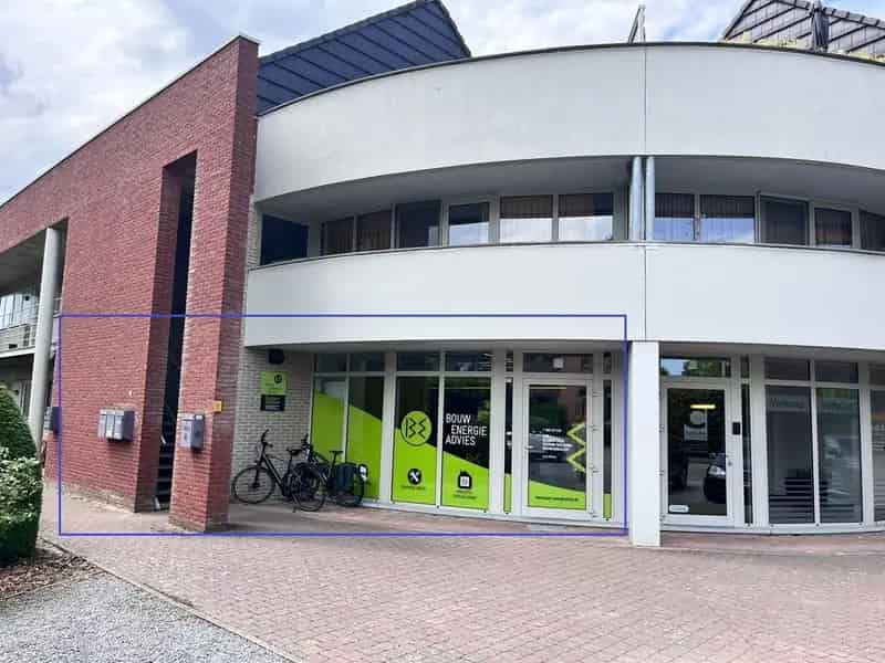 Ingerichte Kantoorruimte te Huur