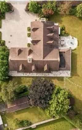 Riante Villa 1300m2 5 Kamers Dubbele Garage Vijver