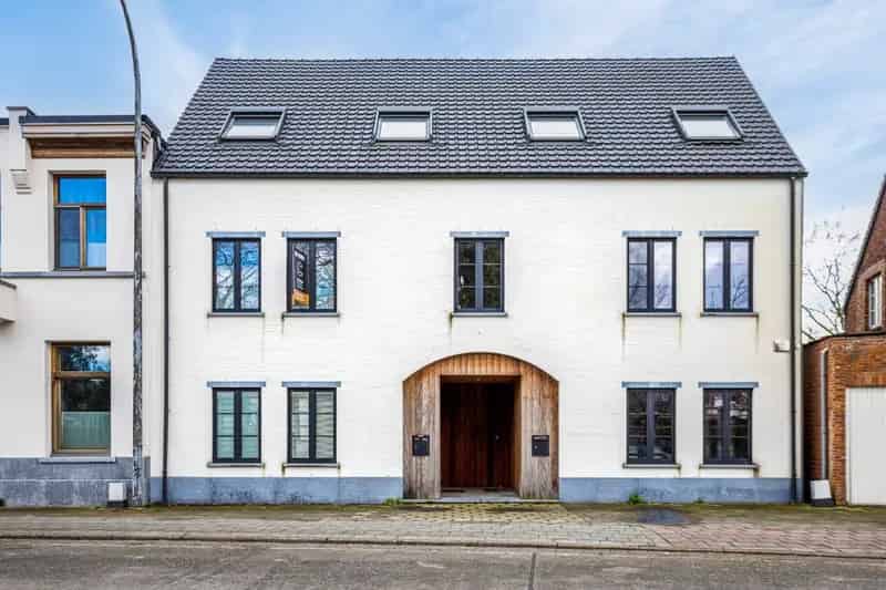 Gerenoveerde woning 3 slaapkamers 2 badkamers 130m²