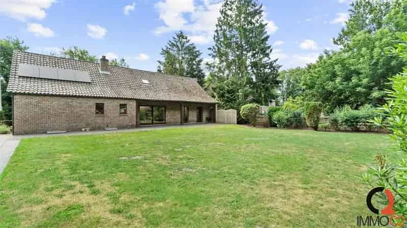 5 Slaapkamers Rustige Woning Grote Tuin Garage Beringen