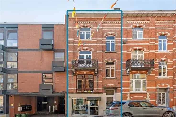 Herenhuis te Koop Heverlee: Karaktervol, Ruim, Commerciële Mogelijkheden
