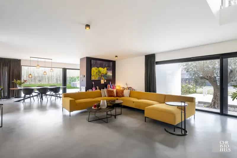 Huis te huur: Moderne villa met 3 slaapkamers en 2 badkamers