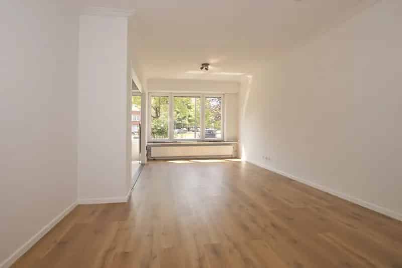 Gelijkvloers Appartement te Huur Berchem