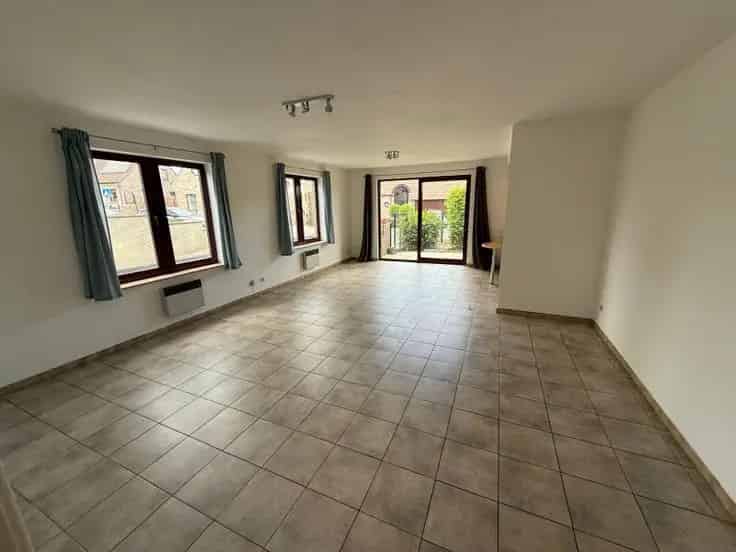 Appartement Te Koop  -  Gelijkvloers met Tuin en Terras