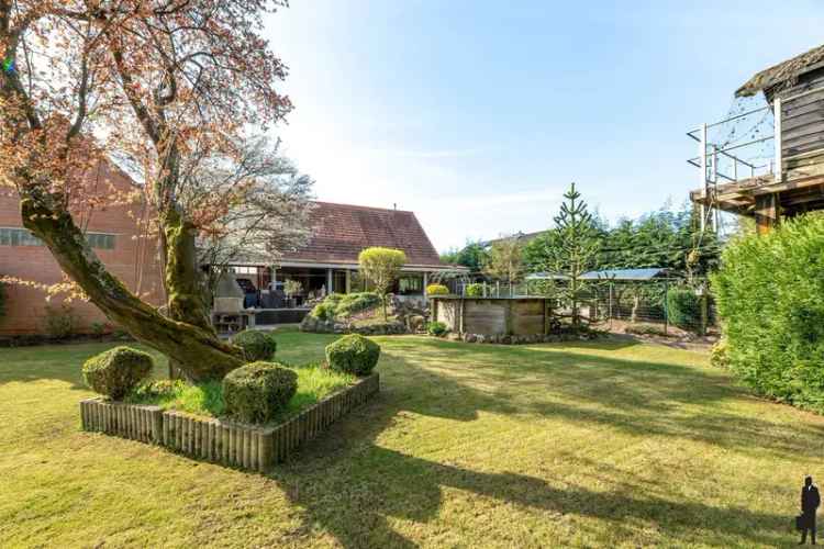 Huis te koop met loods 1315m² 3 slaapkamers