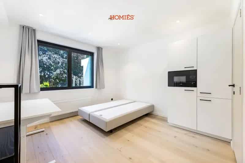 Opbrengsteigendom: 18 kamers, 3 studio's & een appartement