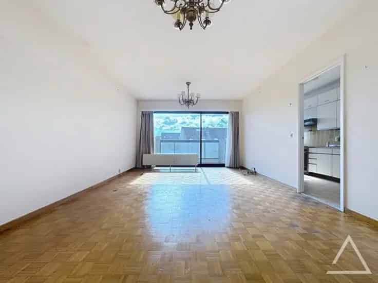 Appartement 2 slaapkamers te renoveren Garage Kelder