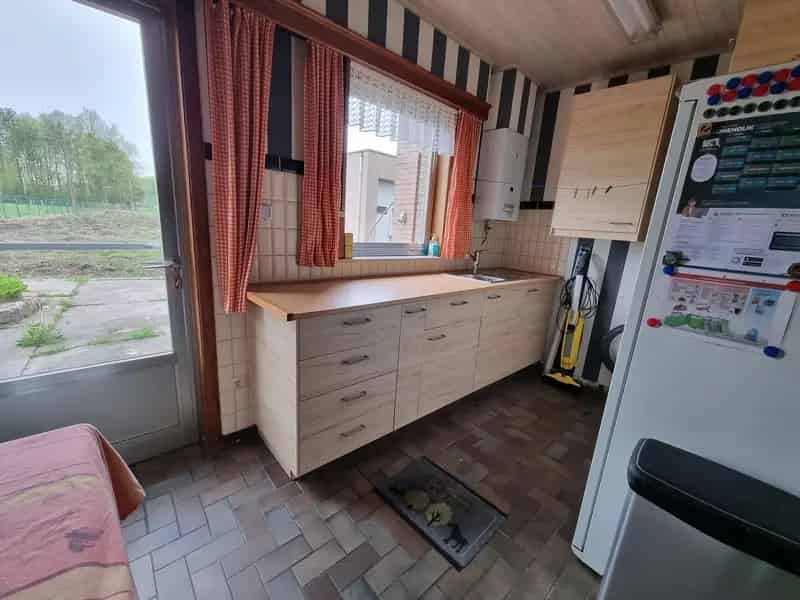 Huis te huur: Grote gezinswoning 6 slaapkamers, 2 keukens, garage