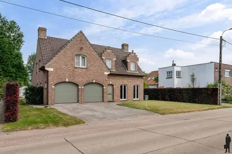 Ruime woning 320m² 4 slaapkamers weidzicht 928m²