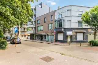 Huis te koop gemengd gebruik met ruime handelsruimte in Oostende