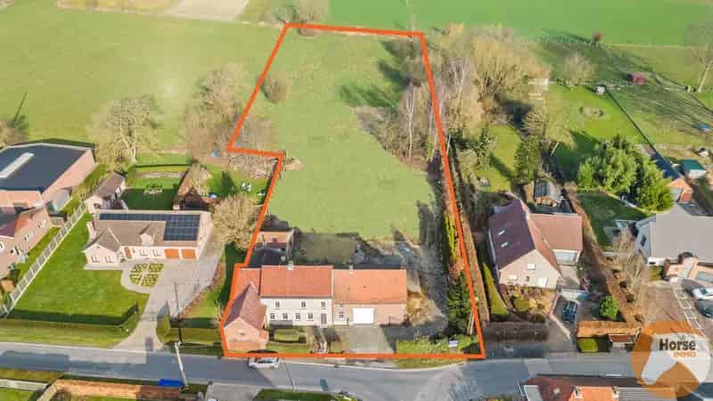 Galmaarden: Unieke Woning met Grote Werkplaats en Aanbouw