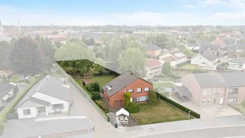Huis te koop Bocholt: 4 slaapkamers, grote tuin, renovatieproject
