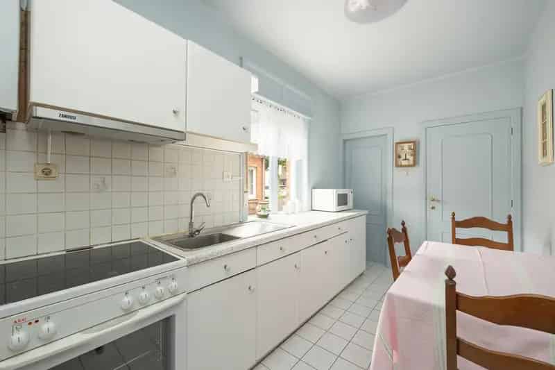 Te renoveren woning met 2 slaapkamers en grote tuin te Mol Ezaart