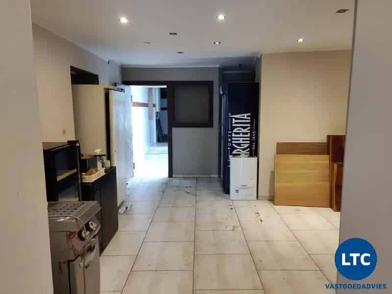 Handelszaak met Duplex Appartement Tienen