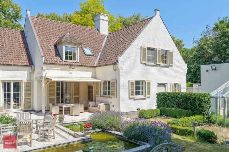 Villa te koop: 5 slaapkamers, 2 badkamers, grote berging