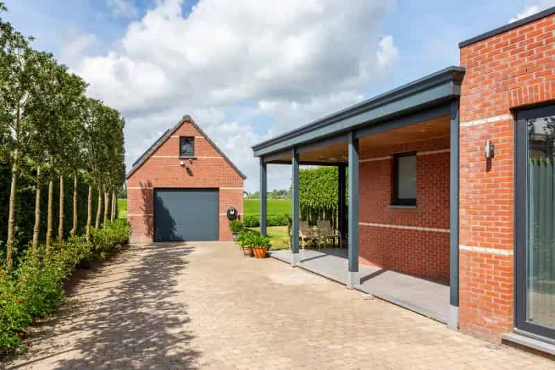 Huis te huur: Gerenoveerde woning met 3 slaapkamers en tuin