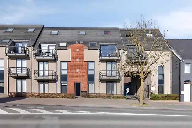 Recent gelijkvloers appartement te Ninove met tuin