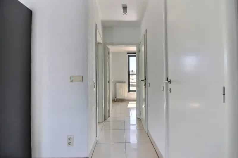 Appartement te Koop: 2 Slaapkamers, Terras en Balkon