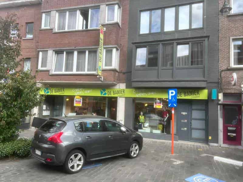 MODERN COMMERCIEEL GELIJKVLOERS MOLENSTRAAT