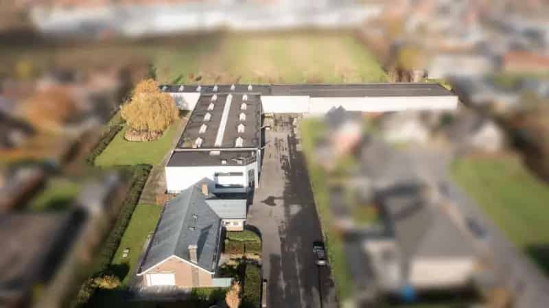 KMO Site Roeselare 3000m2 Loodsen Kantoor Villa 8000m2 Perceel
