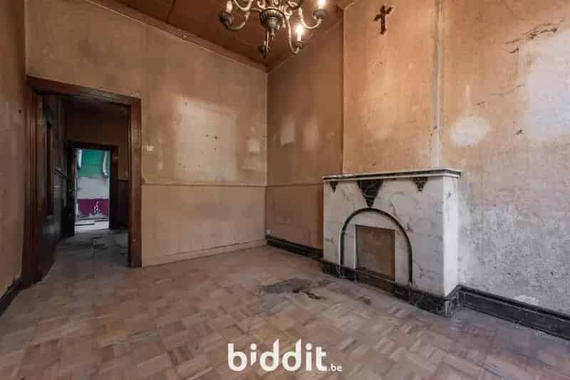 TE RENOVEREN RIJWONING