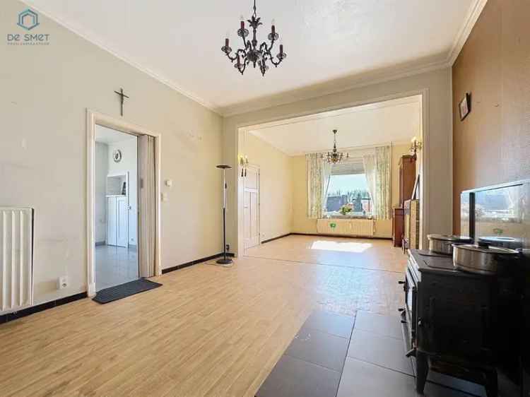 Ruime woning te renoveren 4 slaapkamers garage tuin