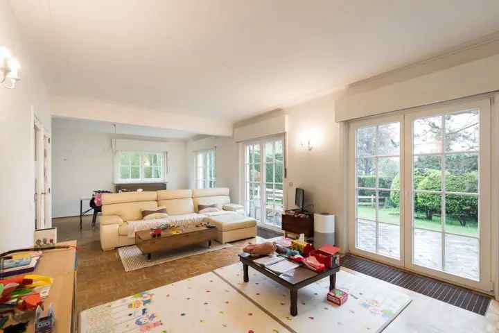 Ruime Villa 5 slaapkamers te koop