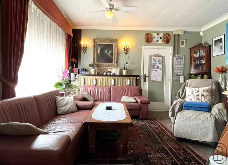 Huis te koop met stadsterras 3 4 slaapkamers garage en zonnepanelen