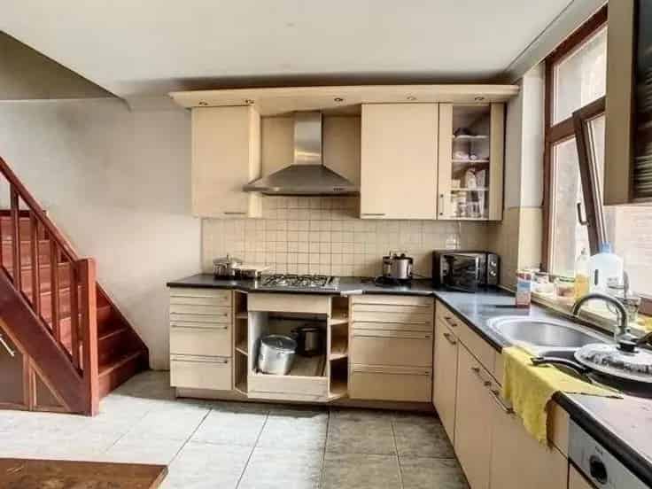 Appartementsblok Te Koop: Opbrengsteigendom te renoveren