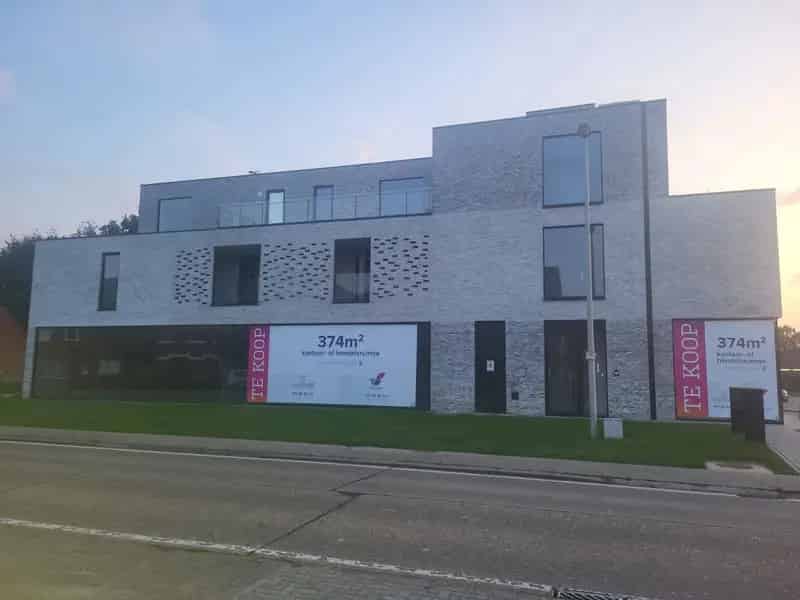 Kantoor Handelsgelijkvloers 374m² Ham Centrum