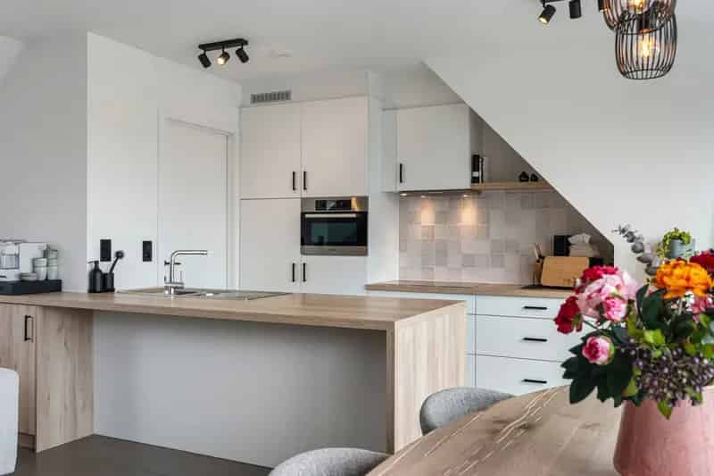 Dakappartement te huur 2 slaapkamers carport berging