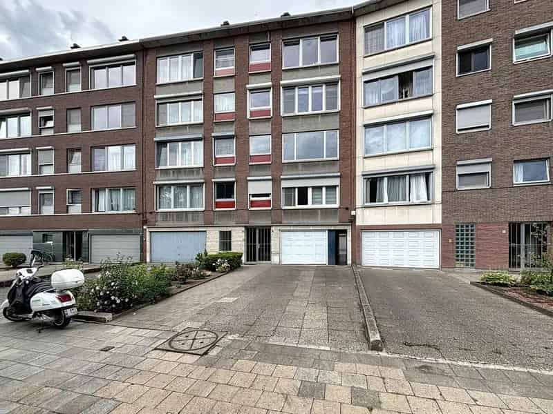 Gerenoveerd 2 Slaapkamer Appartement Merksembrug