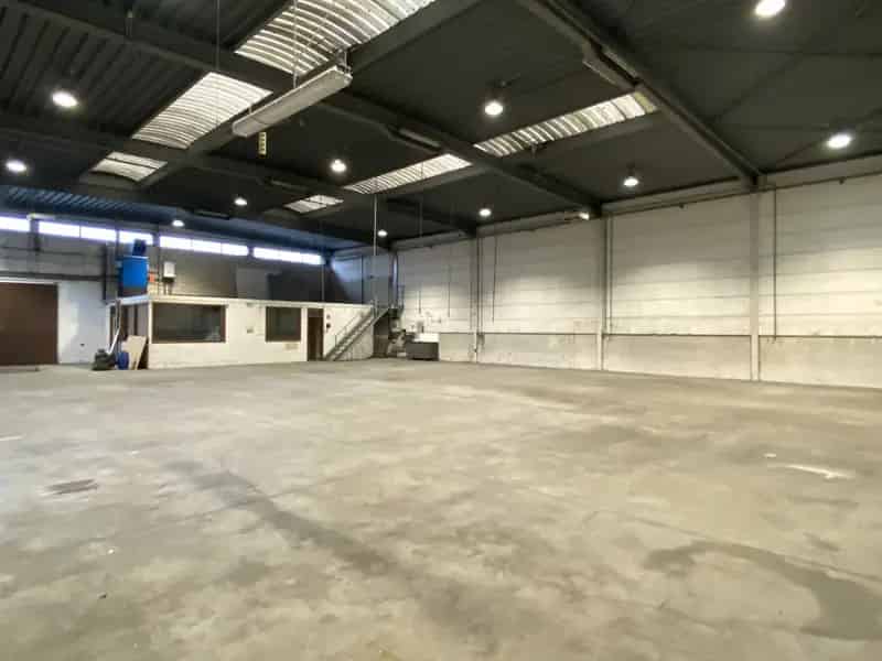 Atelier met Bureel Pittem Detailhandel