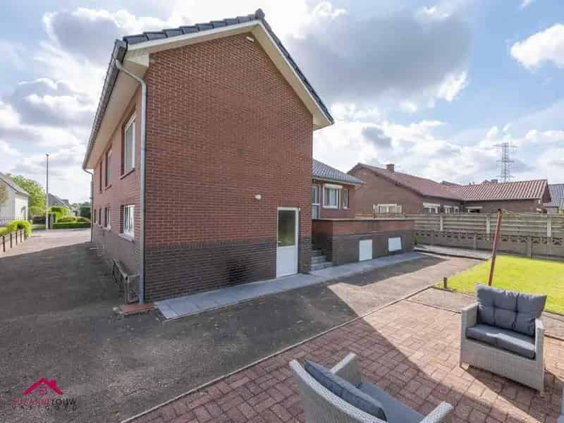 Huis te huur: Splitlevel woning met garage en 6 zonnepanelen