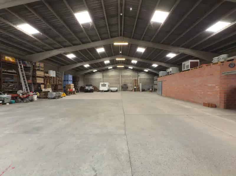 Huis te huur met magazijn 650m² Izegem