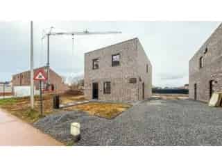 Huis te huur Koersel 3 slaapkamers moderne keuken grote tuin