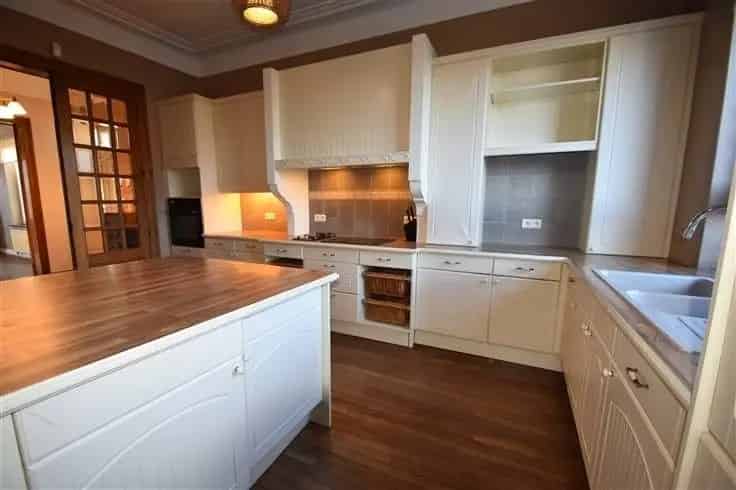 Huis Te Koop Halanzy 4 slaapkamers 281m²