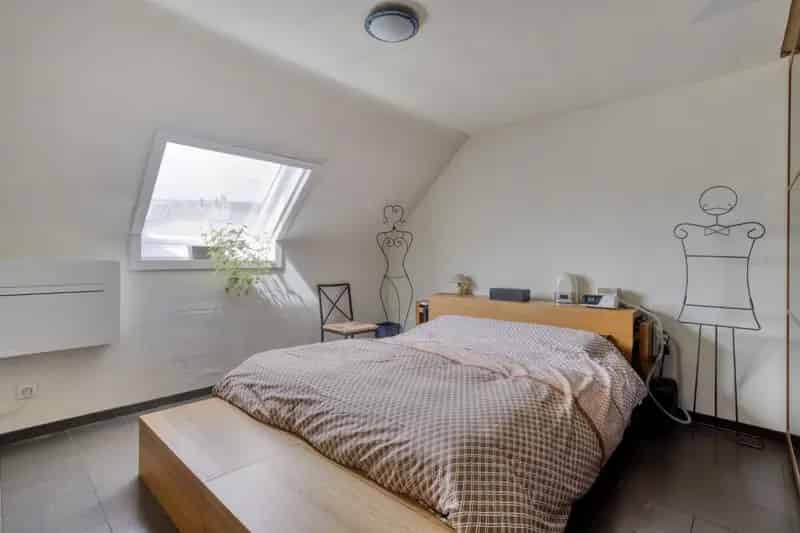 Ruime woning 3 slaapkamers garage tuin