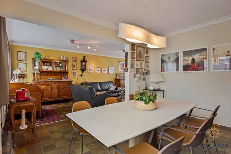 Huis te huur: 4 slaapkamers, ruime garage, instapklaar
