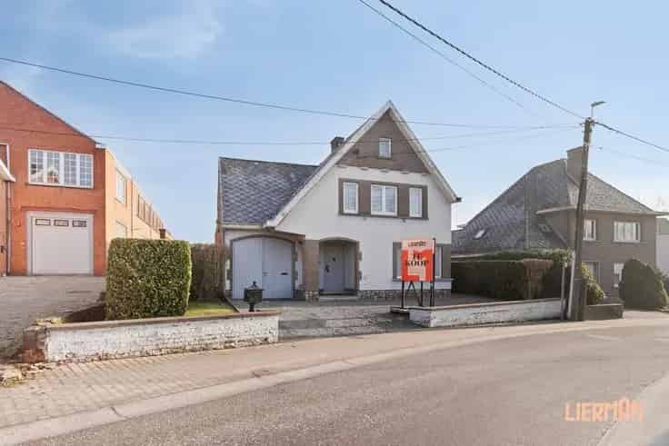 Huis Te Koop: Charmante Villa met Tuin 3 Slaapkamers Garage