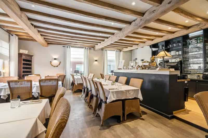 Charmant Restaurant met Ruim Terras en Tuin