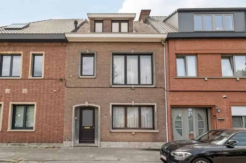 Karaktervolle woning met zuidwest tuin en enorm potentieel Sint Niklaas