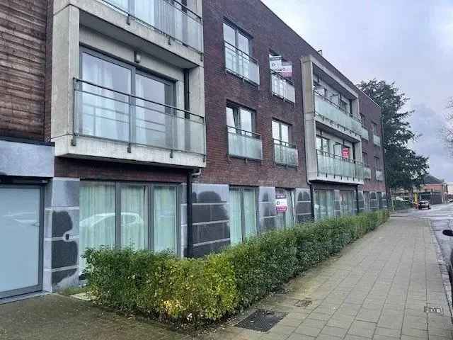 Gelijkvloerse serviceflat in Residentie Gaudium in Mol centrum.